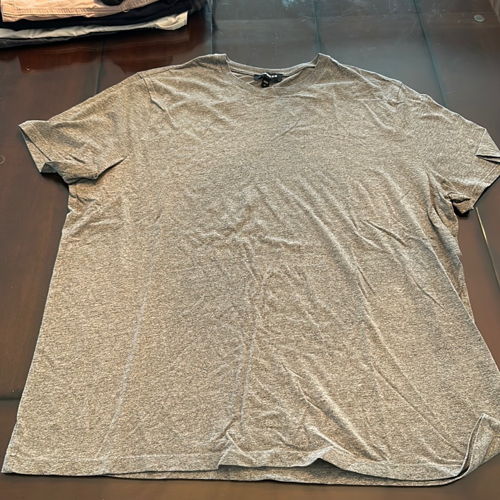 Men’s express crew neck essential tee